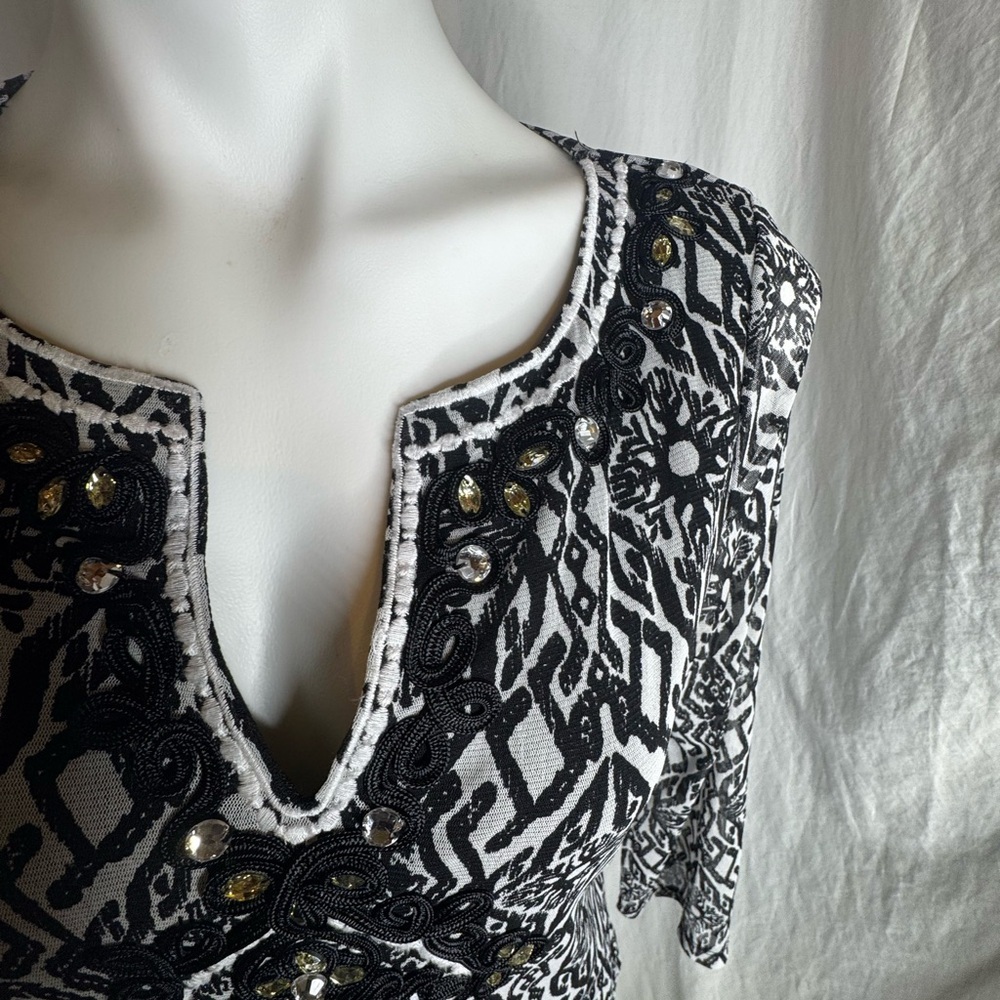 INC International Concepts Embellished Tunic Top Black White Tribal Boho M - Picture 4 of 8